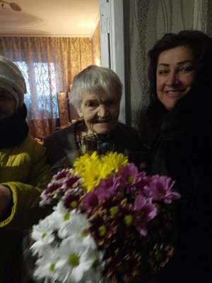 90 лет-юбилей мудрости и жизненного опыта.