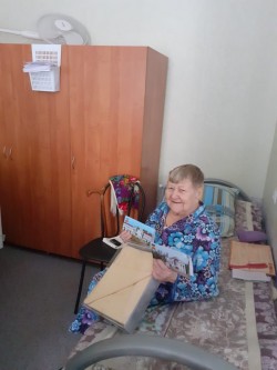 Депутат Пётр Горчанюк поздравил с 90-летием труженицу тыла, жительницу округа №15 – Васенёву Нину Михайловну.