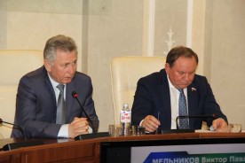 Депутат Государственной Думы Виктор Дерябкин обсудил с депутатами Волгодонской Думы вопросы агломерации и посетил строительство мусорного полигона