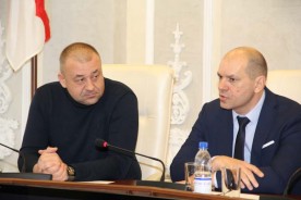 Экзамены и молодежный досуг обсудили на социальной комиссии