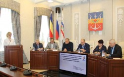 Экзамены и молодежный досуг обсудили на социальной комиссии