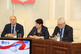 Экзамены и молодежный досуг обсудили на социальной комиссии