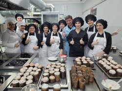 Из Волгодонска, с любовью: 800 пасхальных куличей испекли студенты – кулинары для защитников Родины
