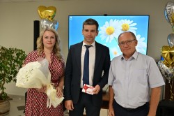 В День семьи, любви и верности на Ростовской АЭС поздравили юбиляров семейной жизни