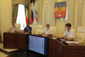 Комиссия по бюджету: дополнительные средства направлены на доплаты медикам, социальные программы и реконструкцию дороги на Жуковском шоссе