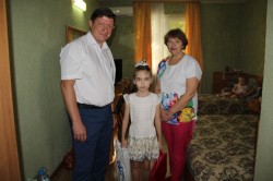 «Собери ребенка в школу»: волгодонские единороссы посетили пункты размещения беженцев