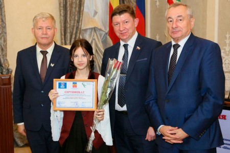 Одаренные школьники получили сертификаты на именные стипендии от Кредитного потребительского кооператива «СБС»
