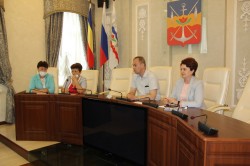 Волгодонцев приглашают к участию в конкурсах «Лучший двор многоквартирного дома» и «Радуга цветов»