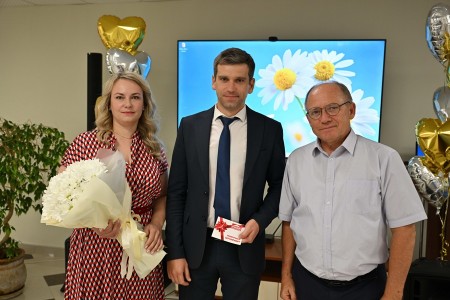 В День семьи, любви и верности на Ростовской АЭС поздравили юбиляров семейной жизни