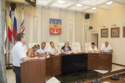 В городской Думе обсудили первые итоги работы по выделению земли под застройку многодетным семьям