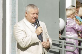 В День знаний Петр Горчанюк презентовал «атомкласс» ученикам гимназии «Юридическая»