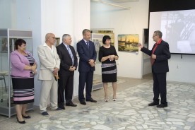 В Волгодонском художественном музее открылась выставка «Волгодонск: три поколения созидателей»