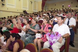 Торговля – двигатель экономики. Лучшие работники сферы торговли и общественного питания в свой профессиональный праздник приняли поздравления от первых лиц города