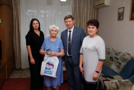 С Новым годом, ветеран!  Волгодонские единороссы навестили участников и инвалидов ВОВ