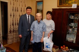 С Новым годом, ветеран!  Волгодонские единороссы навестили участников и инвалидов ВОВ