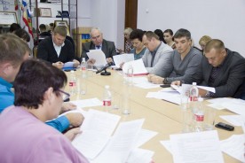 Депутаты обсудили темпы капремонта пяти дорог и перспективы восстановления других магистралей