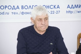 Депутатов пригласили на первую в этом году сельскохозяйственную ярмарку