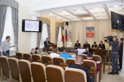 «Коммунальные» тарифы, экономия бюджета и дорожный фонд. Бюджетная комиссия Думы обсудила вопросы «на злобу дня»