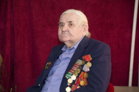 Блокадников Ленинграда и участников Сталинградской битвы наградили памятными медалями и подарками