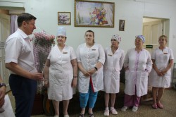 Волгодонские единороссы поздравили медиков с профессиональным праздником
