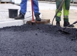 Волгодонск рискует остаться в зиму без отремонтированных дорог