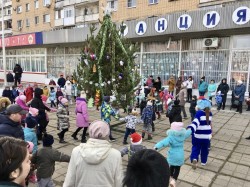 Новогодние традиции восьмого округа