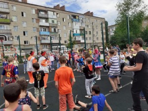 Депутат округа № 4 Волгодонска Георгий Ковалевский провел праздник для юных жителей