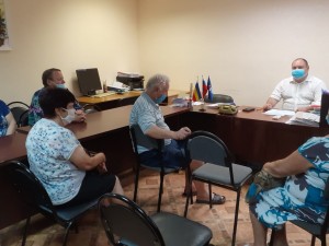 В Волгодонске депутат Георгий Ковалевский провел встречу с активом совета ветеранов округа № 4 
