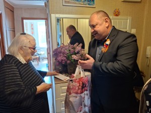 Поздравления ветеранам перед Днем Победы