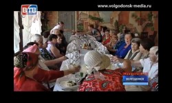 В преддверии праздника пожилых людей поздравил зампредседателя Думы Игорь Батлуков