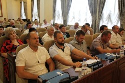 Июльская Дума: поддержка молодежи, взаимодействие с  общественниками, утверждение изменений в бюджете