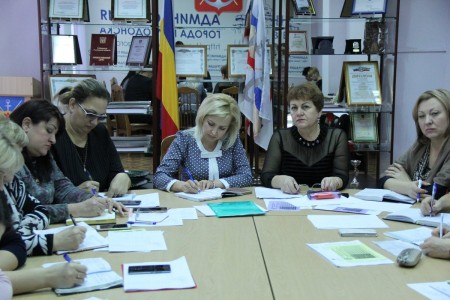 Помощники депутатов обсудили Год народного творчества в округах