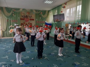 В садике «Голубые дорожки» округа № 4 состоялся концерт в преддверии Дня Победы