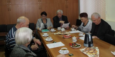 Обсудили экономическую ситуацию в регионе, ознакомились с параметрами бюджета на 2017 год…  Совет старейшин провел очередное заседание