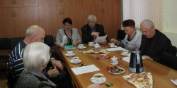 Обсудили экономическую ситуацию в регионе, ознакомились с параметрами бюджета на 2017 год…  Совет старейшин провел очередное заседание