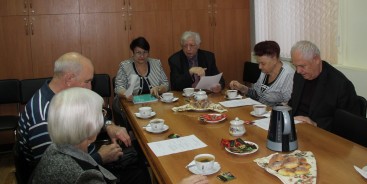 Обсудили экономическую ситуацию в регионе, ознакомились с параметрами бюджета на 2017 год…  Совет старейшин провел очередное заседание