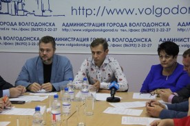 Депутатская комиссия по ЖКХ: комфортная среда во дворах и сквере «Дружба»