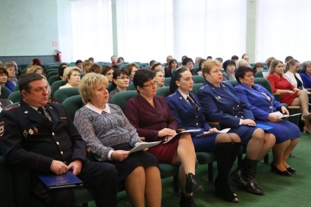 В Волгодонске обсудили взаимодействие органов и учреждений системы профилактики по предупреждению преступлений и правонарушений несовершеннолетних