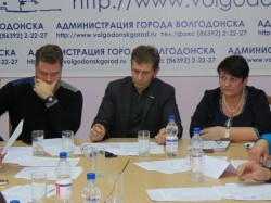 Освещение, водоснабжение и дороги, а также решение других проблем в сфере ЖКХ в 2017 году обсудили депутаты на заседании профильной комиссии
