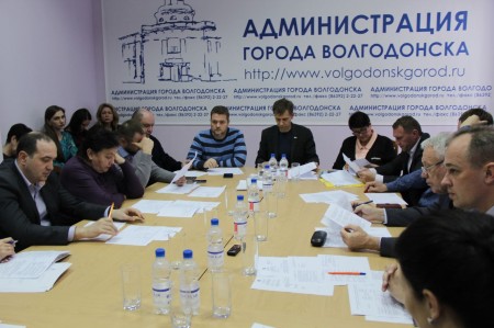 Комиссия городской Думы по ЖКХ: остановки общественного транспорта необходимо обследовать