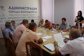 На заседании комиссии по ЖКХ депутаты вновь разбирались в проблемных вопросах благоустройства