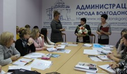 «Самая лучшая мама на свете…»   Светлана Зяблова, помощник депутата по избирательному округу № 6, была награждена Почетным дипломом губернатора Ростовской области «За заслуги в воспитании детей»