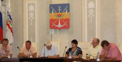 Вопросы организации торговли стали основными в повестке заседания комиссии по экономическому развитию