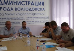 О внесении изменений в правила землепользования и застройки, а также судьбе полигона ТБО спорили на комиссии по строительству