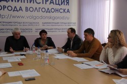 Состояние рынка труда в Волгодонске и привлечение инвестиций рассмотрены на заседании депутатской комиссии