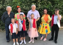  «Ура, каникулы!» Депутат Пётр Горчанюк подарил праздник юным жителям округа.