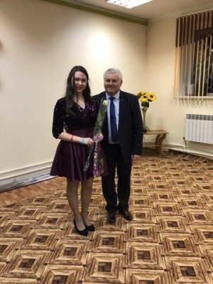 Депутат Петр Горчанюк поздравил самых активных женщин микрорайона №15 с Международным Женским Днём 8 Марта