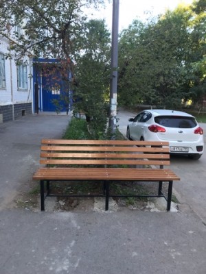Депутат Пётр Горчанюк выполнил наказ избирателей, установил 5 новых скамеек во дворе мкд №39 по ул.Энтузиастов.
