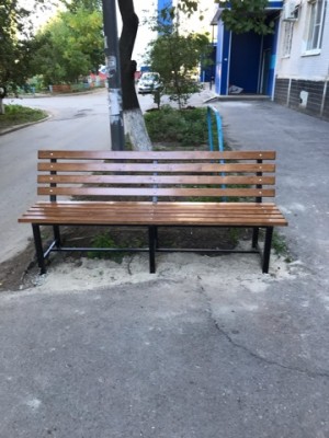 Депутат Пётр Горчанюк выполнил наказ избирателей, установил 5 новых скамеек во дворе мкд №39 по ул.Энтузиастов.