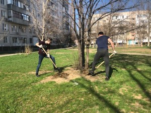 Весенний субботник на спортивной площадке округа №14
